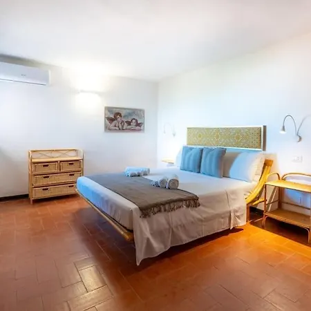Marinella-porto Rotondo, Accesso Diretto Sulla * 罗通多港