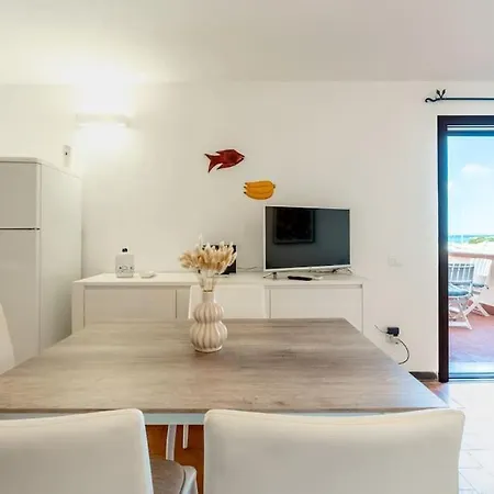 Marinella-porto Rotondo, Accesso Diretto Sulla 公寓