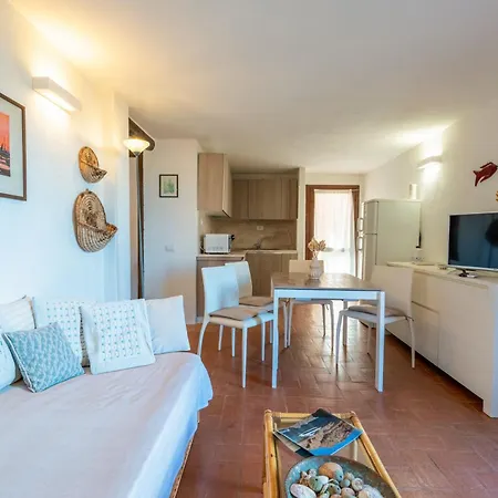 Marinella-porto Rotondo, Accesso Diretto Sulla 罗通多港