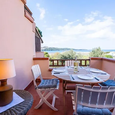 Marinella-porto Rotondo, Accesso Diretto Sulla 罗通多港