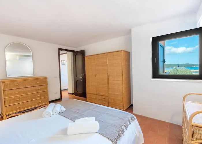 Marinella-porto Rotondo, Accesso Diretto Sulla *