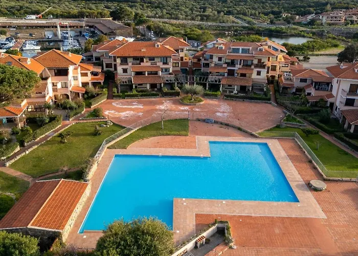 Marinella-porto Rotondo, Accesso Diretto Sulla *